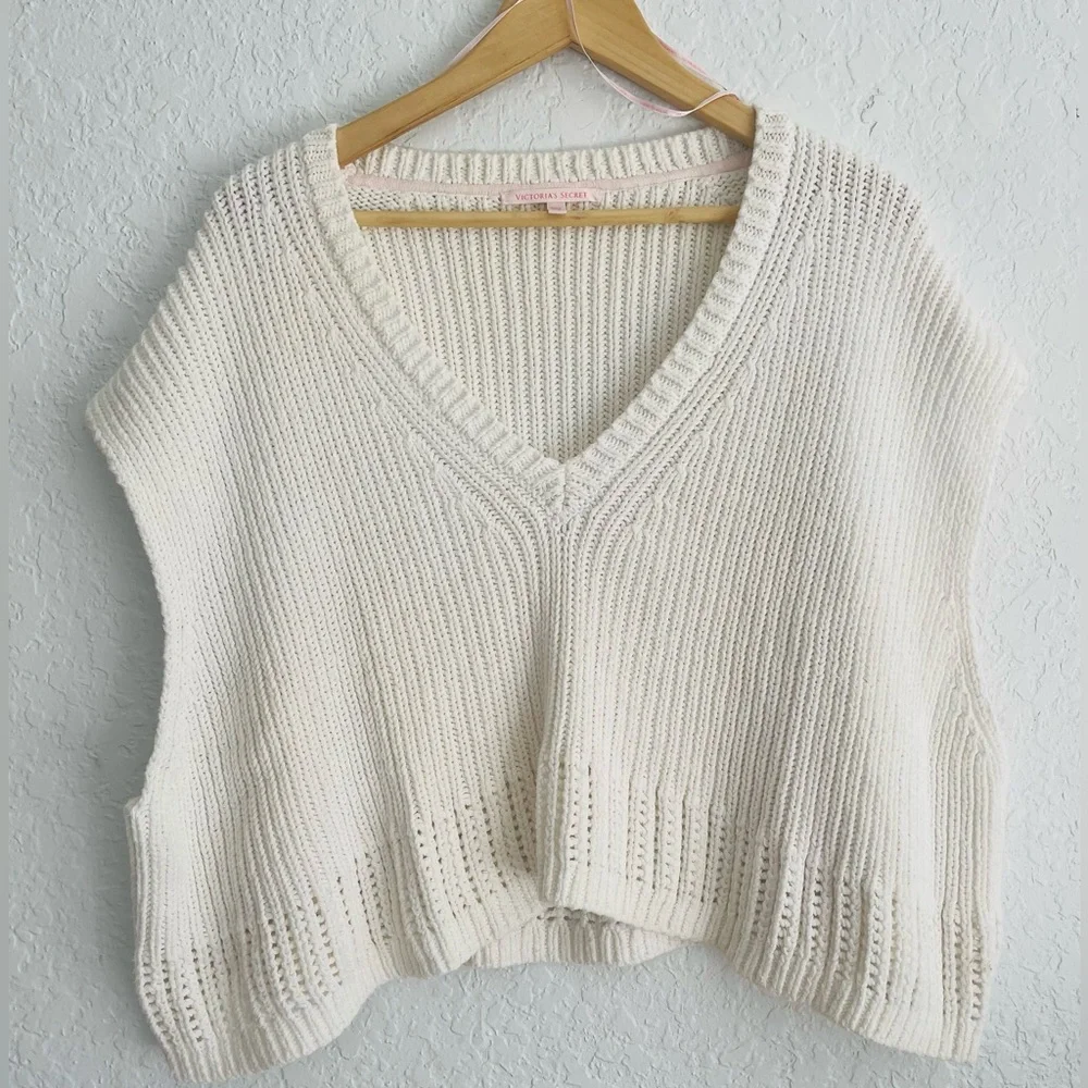 Victoria’s Secret Black Knit Sleeveless Sweater Vest In White Size Large - Picture 2 of 6